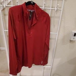 Long sleeve athletic shirt